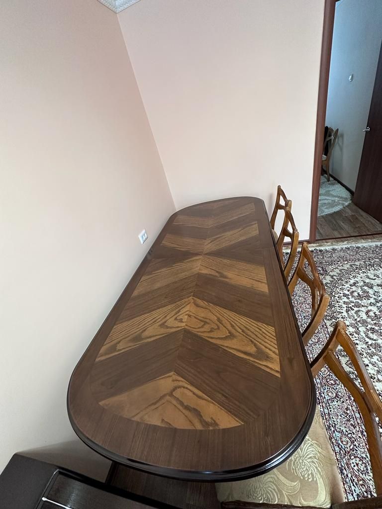 Продам стол деревянный выдвижной