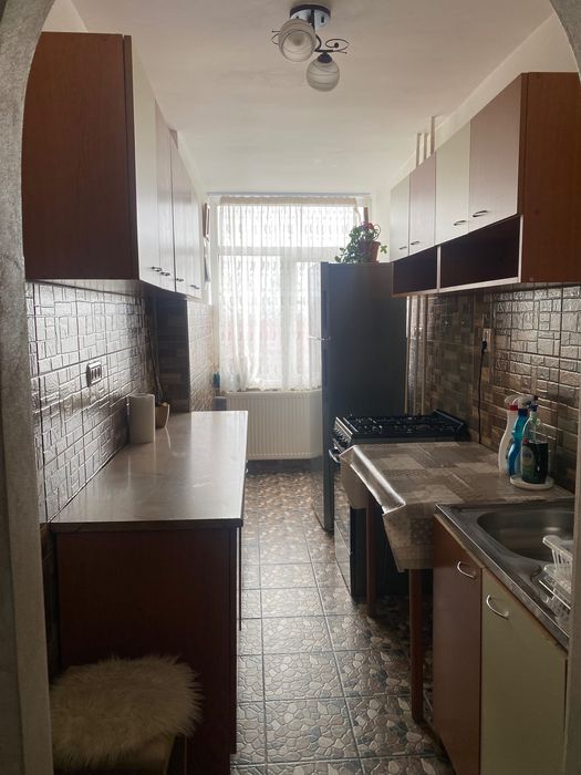 Închiriez garsonieră mobilată