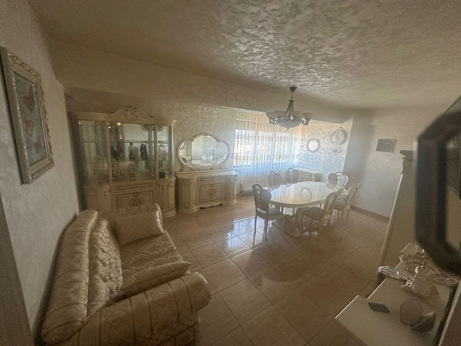 Închiriez ap 2 camere decomandat