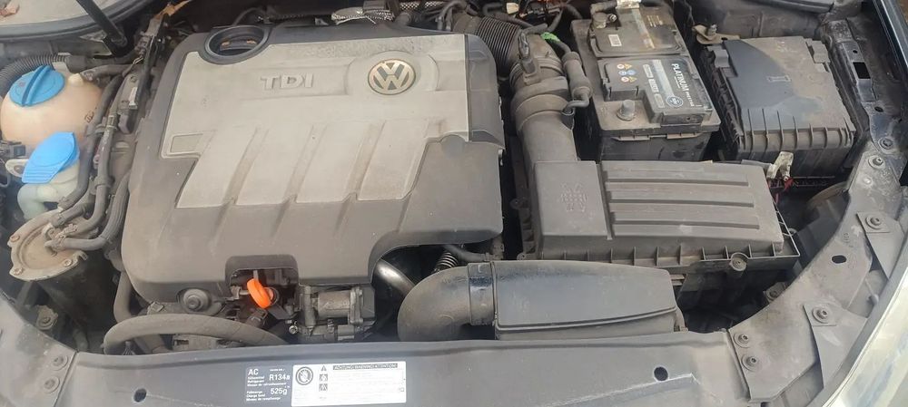 Dezmembrari / Dezmembrez Volkswagen Golf 6 2.0 CBAB cutie viteze KRM cod culoare LC9X