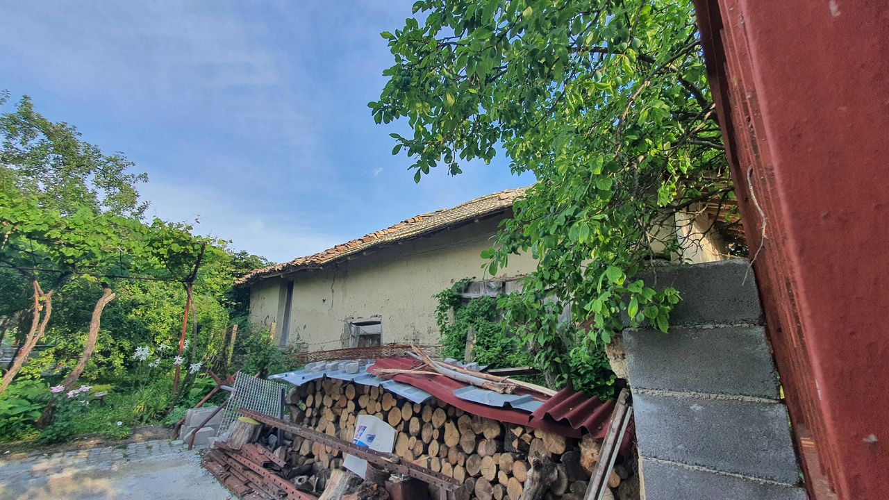 Продава се Къща в с. Средня, Област Шумен - 40 кв.м за 306 €/кв.м - Снимка #1