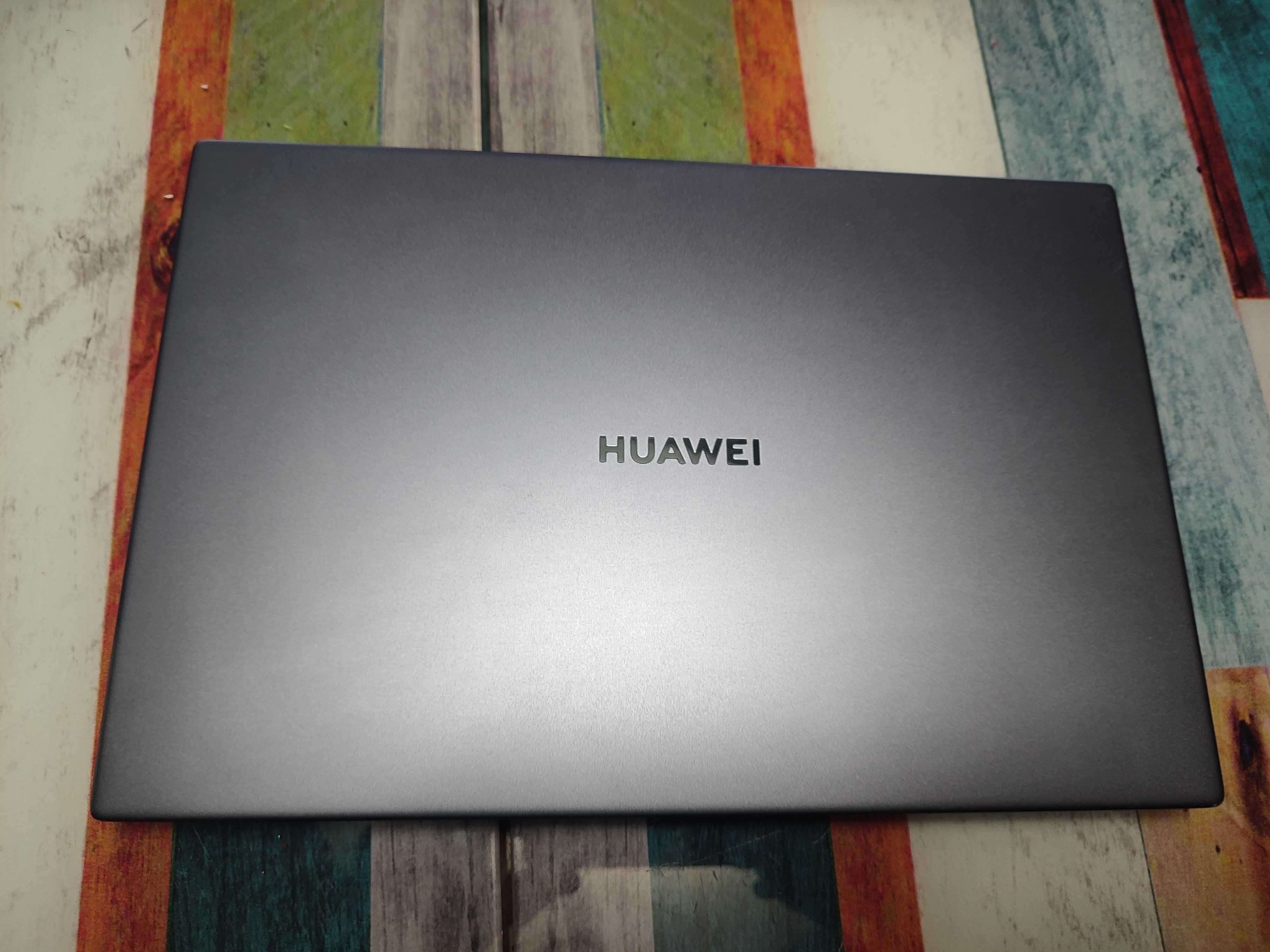 Laptop Slim  ultraportabil Huawei Matebook D14