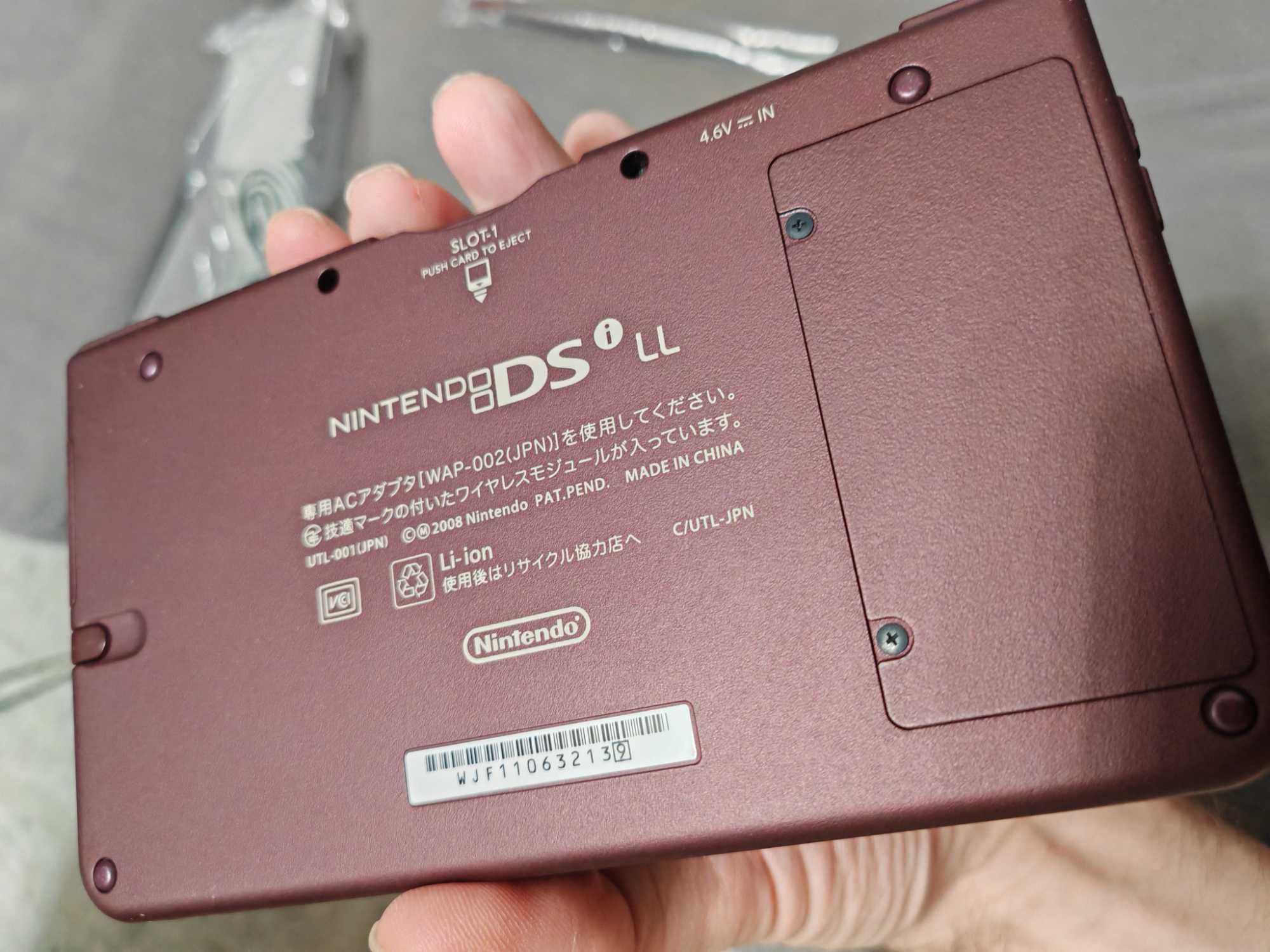 Продам новую Nintendo DSi LL Wine Red (оригинал)