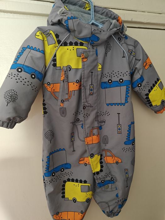 Продам комбинезон для мальчика.