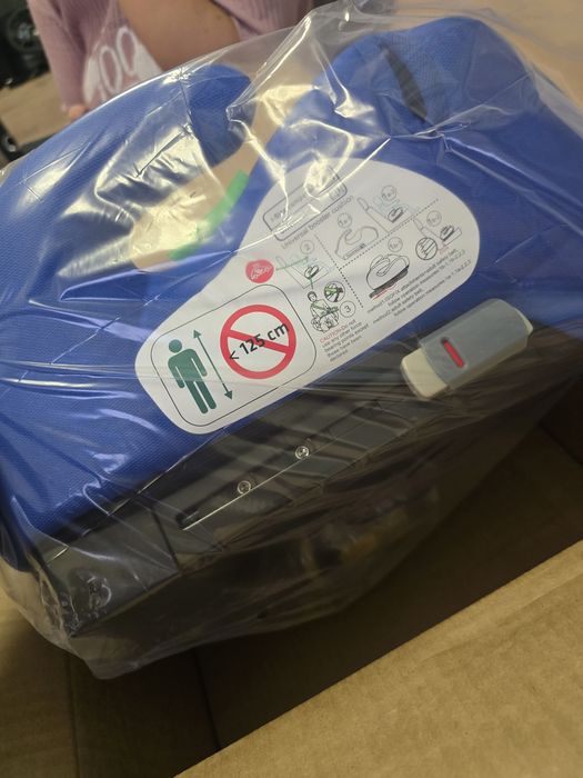 Înălțător auto cu prindere ISOFIX pentru copii