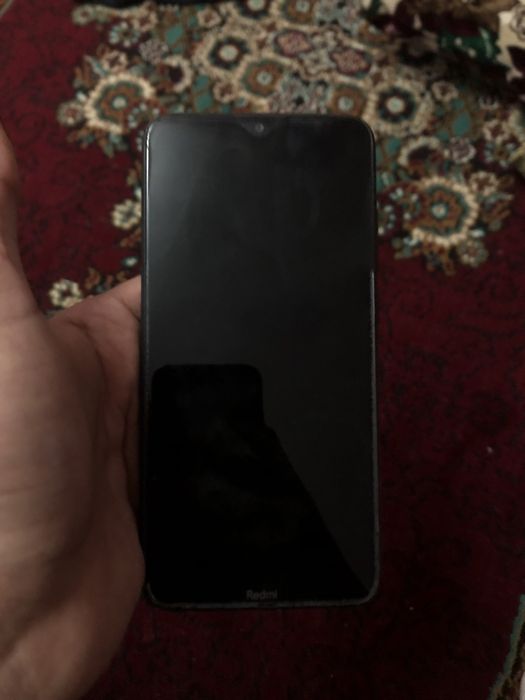 Xiaomi Redmi 8 .