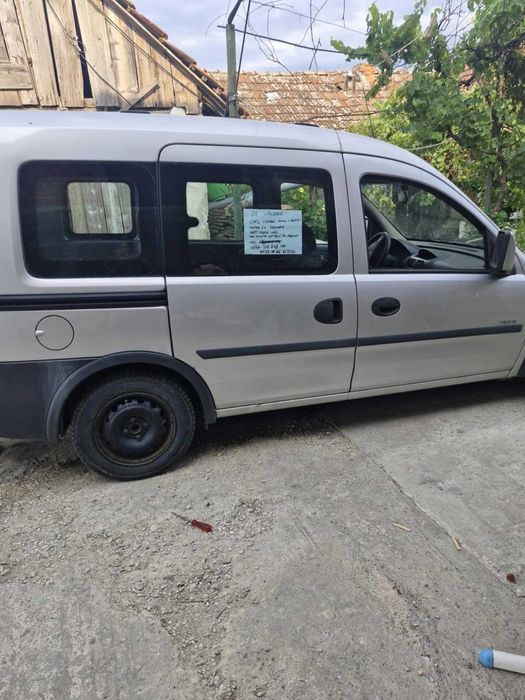 Opel Combo CDTI Motor 1,7. Consum mic..5,5  %