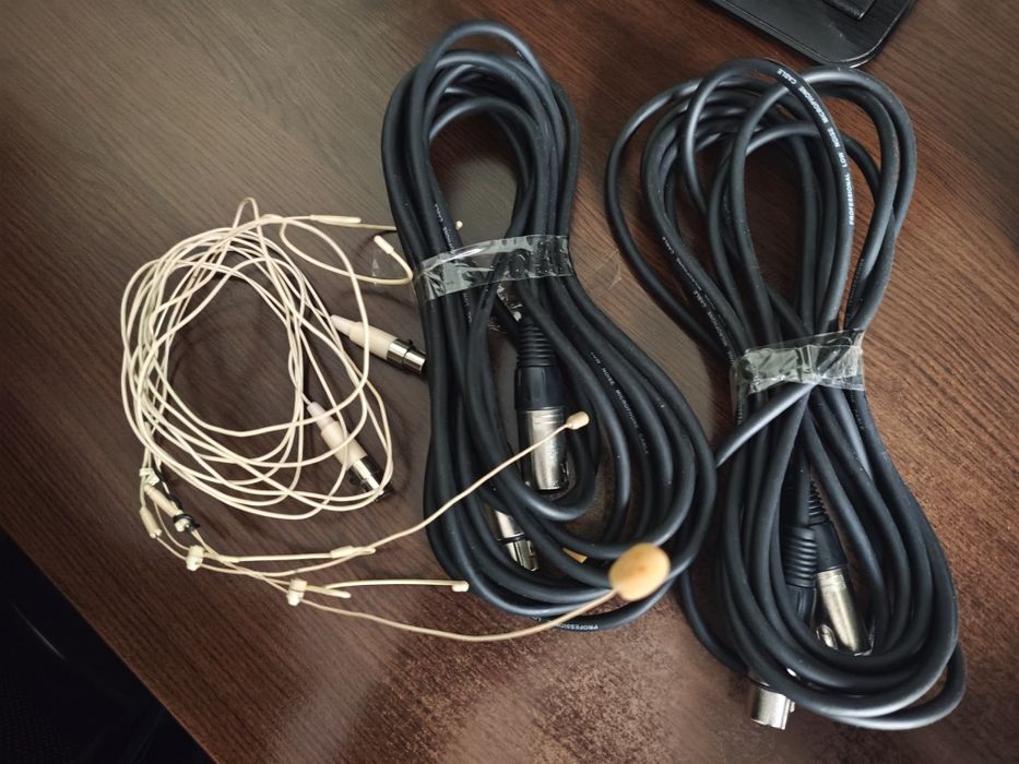 Комплект 2 Микрофона хед сет с аудио интерфейс Behringer U-Phoria UMC2