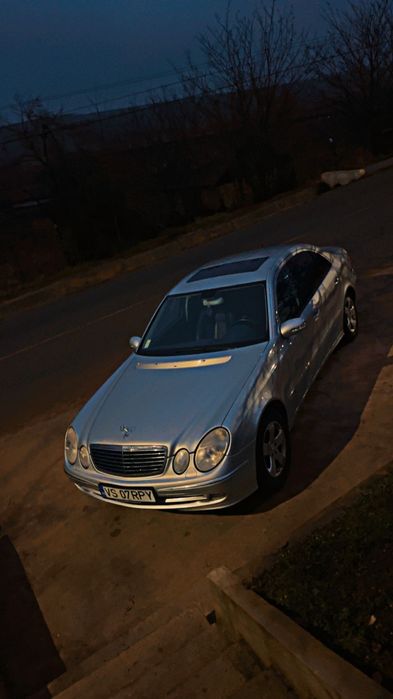 Vând Mercedes e class  an 2006 motor 30 mai multe detalii in privat