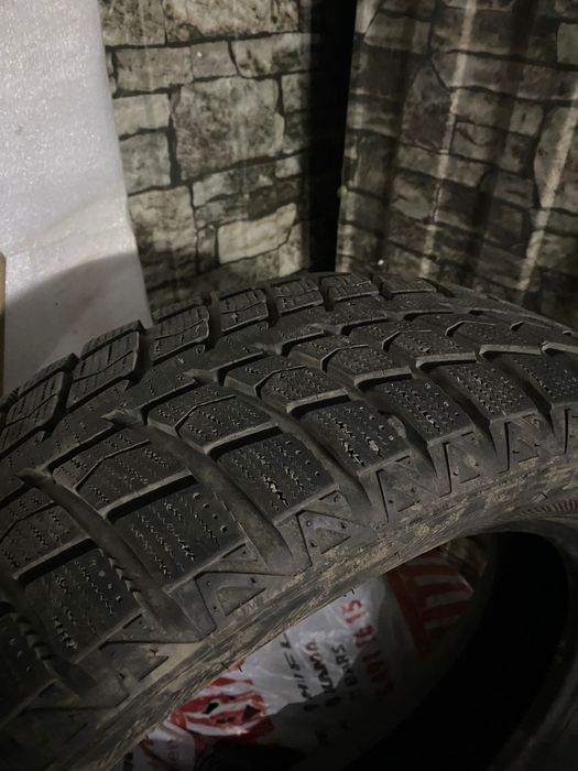 Продам зимние шины р18 235/60/r18