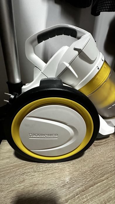 Пылесос карчер в отличном состоянии