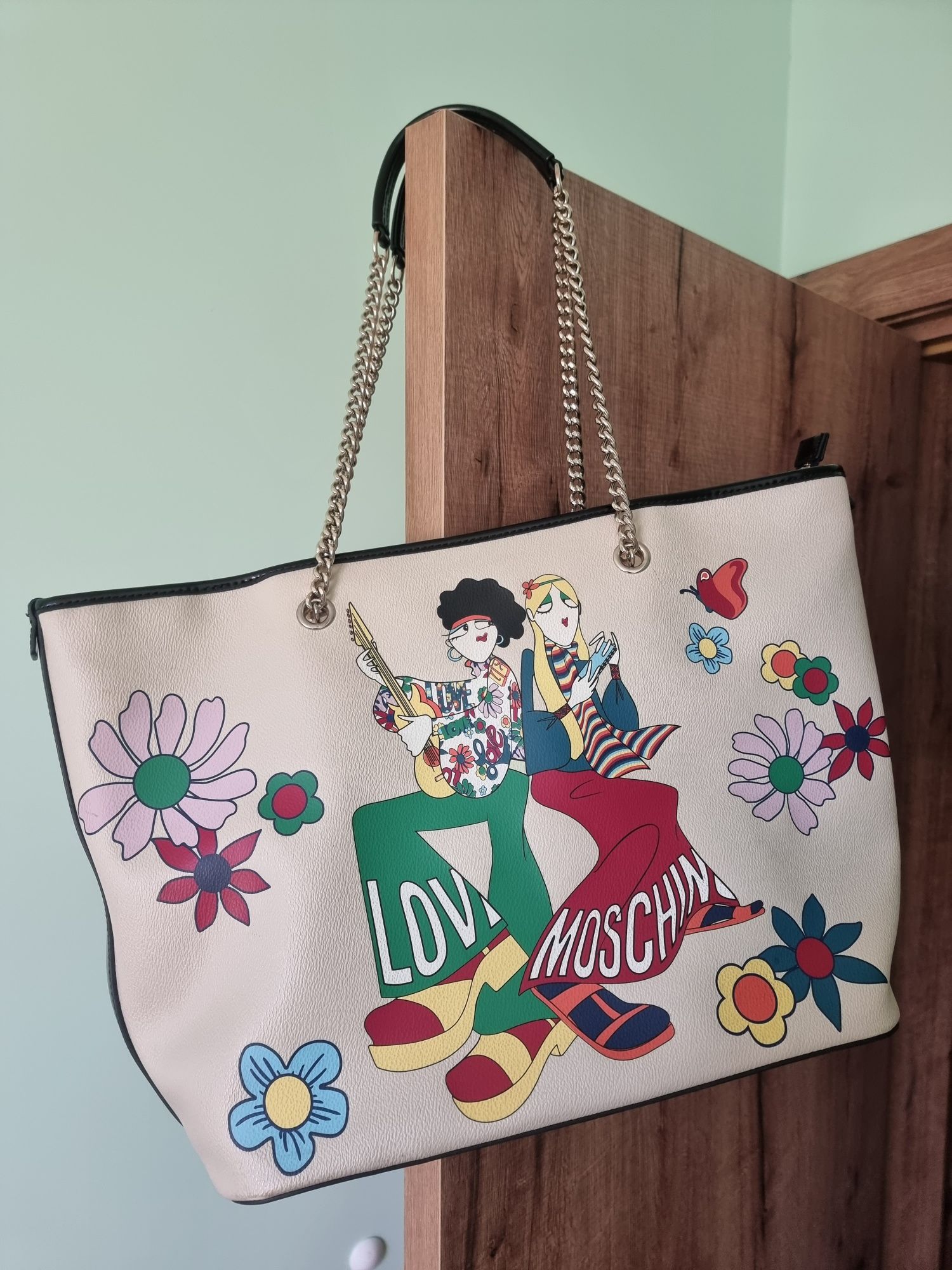 moschino чанта дамска