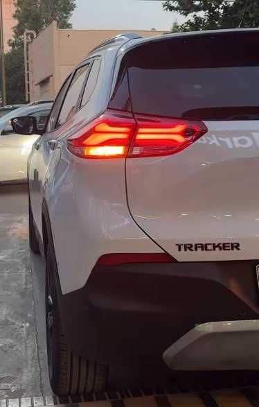 Chevrolet Tracker 2 Full Red line