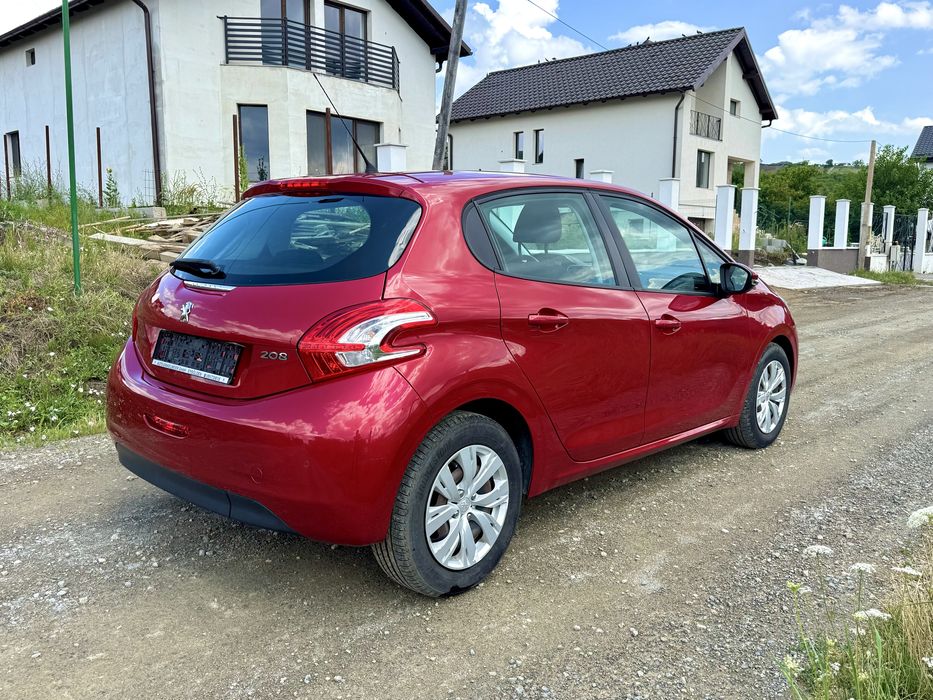 Peugeot 208 2015 Climatic Senzori parcare Navi LED