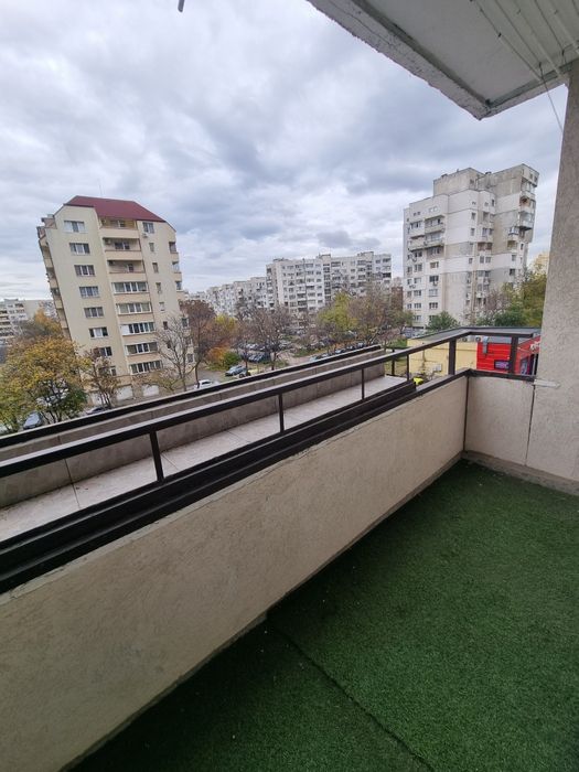 Отдава под наем тристаен апартамент в широк център София, кв. Разсадни