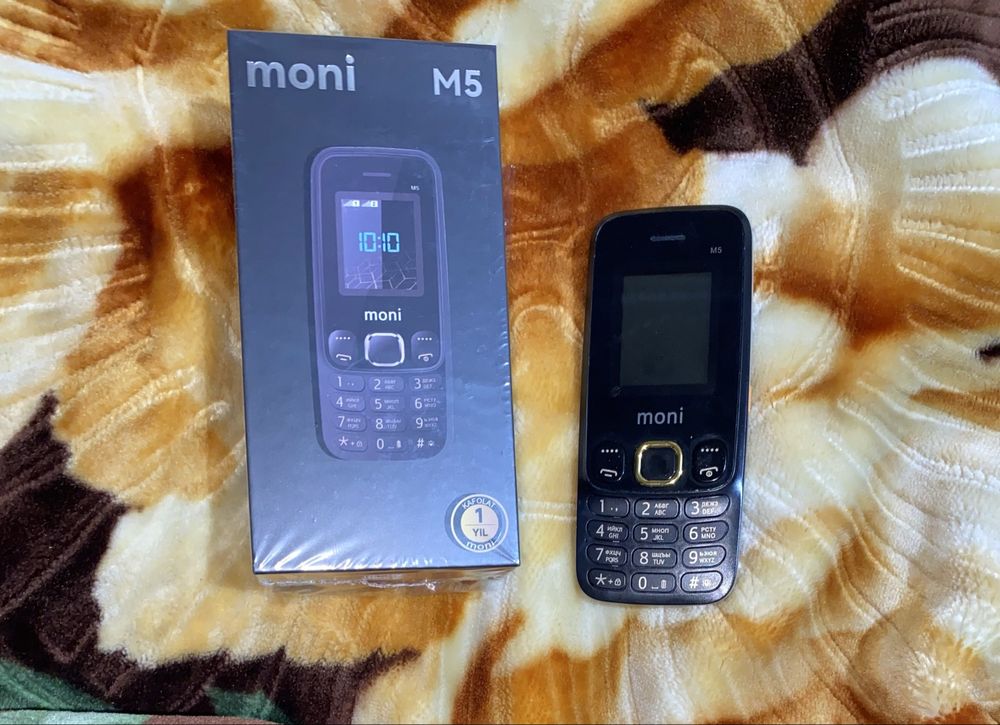 Moni M5 qora rangda