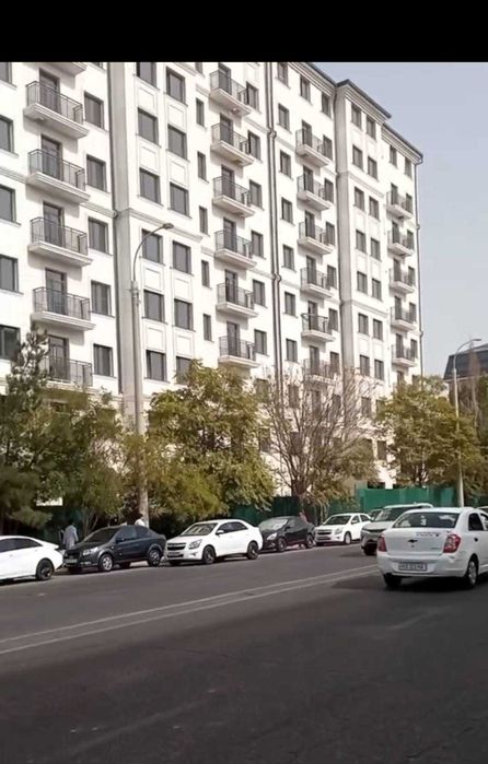Новостройка дом сотилади каропка Срочный!!!