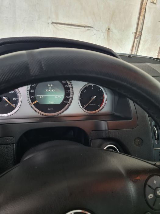 Vând Mercedes c 220