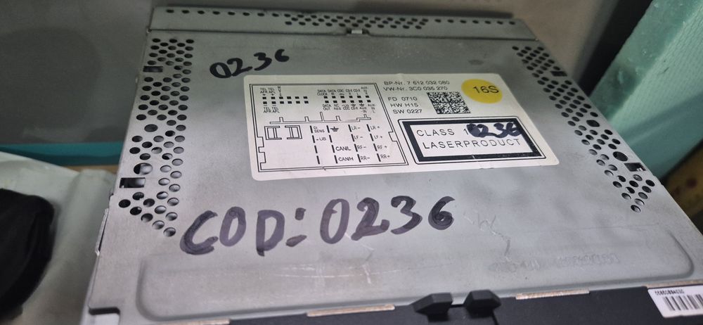 Оригинално мултимедийно радио VW RNS 310 – напълно изправно