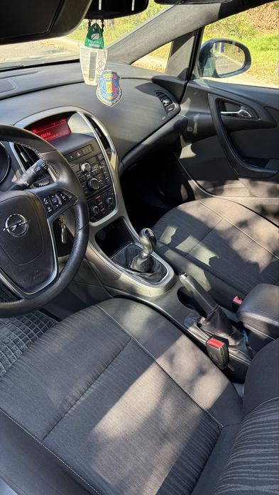 Opel ASTRA J - 1.7 CDTI