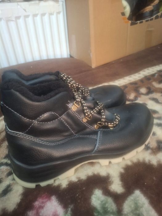 Рабочие сапоги очень теплые