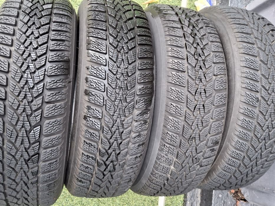 Patru anvelope de iarnă DUNLOP 185 /60 R15