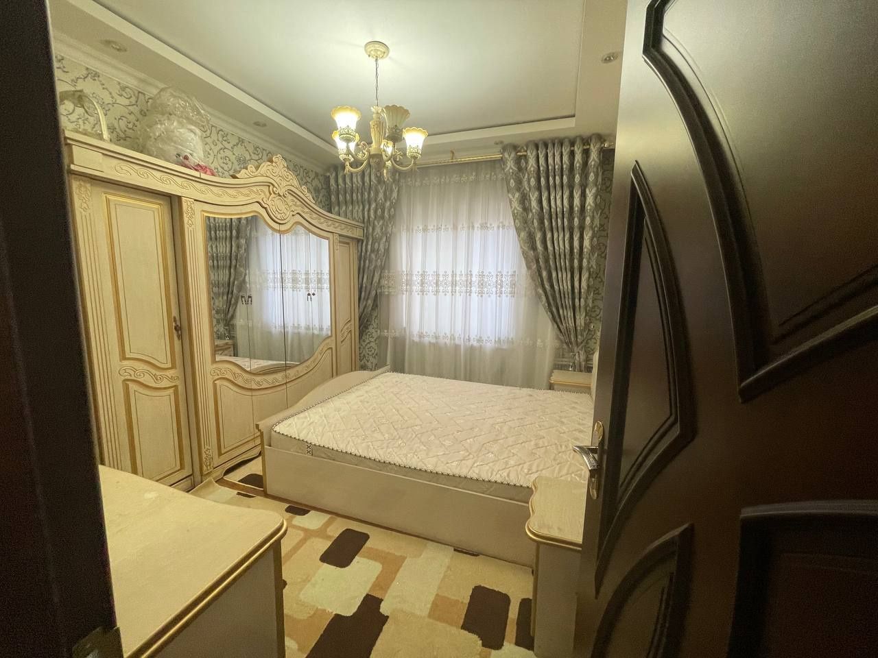 Аренда 4/2/5 Юнусабад 14. Бахадыр евроремонт и обст. 550 уе локация