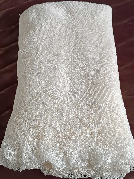 Ръчно,изплетена покривка