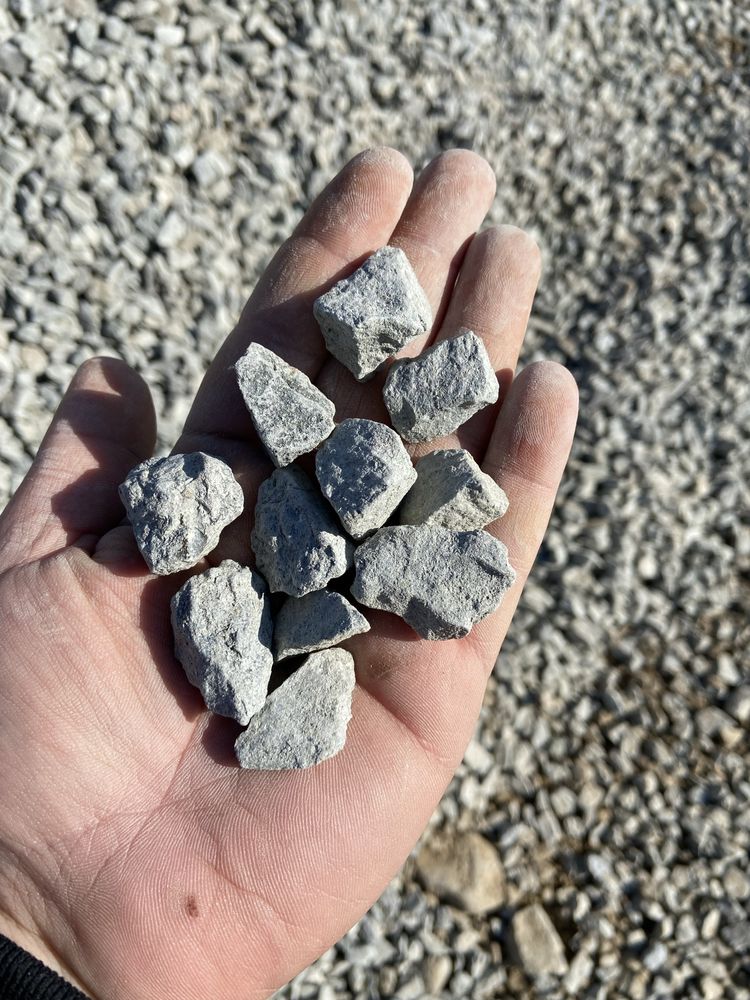Nisip, Amestec pentru beton, Pietris, Piatra concasata, Pamant , etc.
