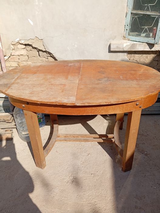 Думалок стол сотилади