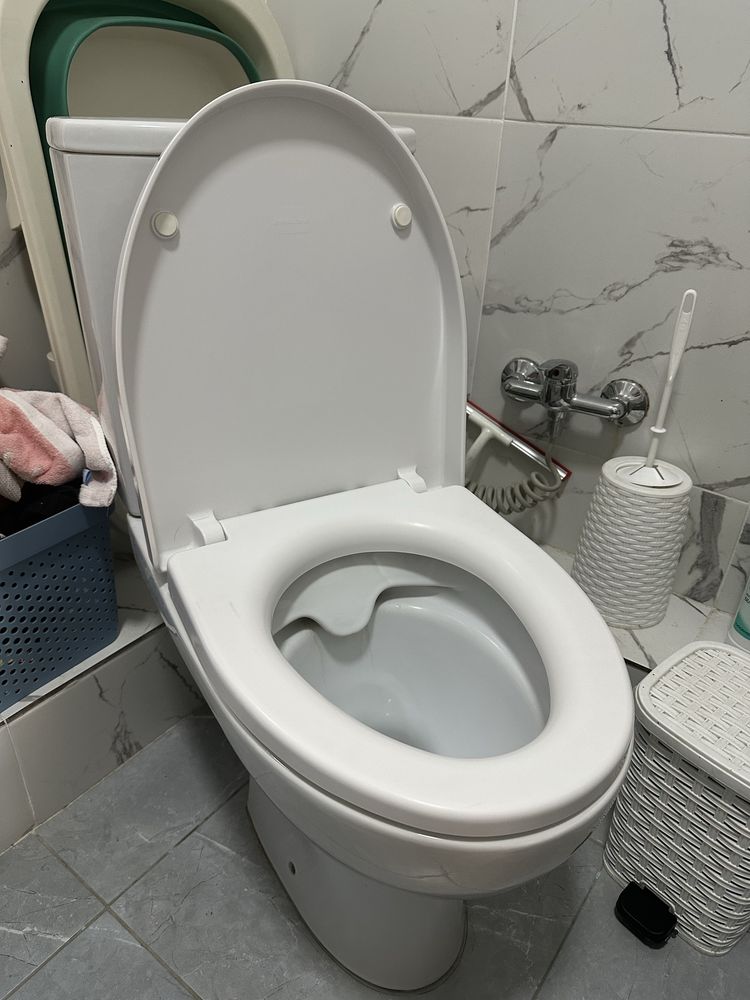 Продается унитаз
