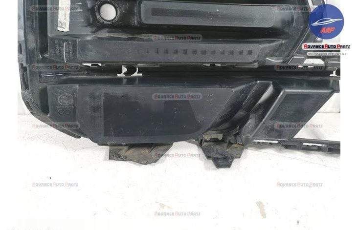 Ляв проекторен грил / Lqv proektoren gril BMW X5 G05 Оригинален грил с