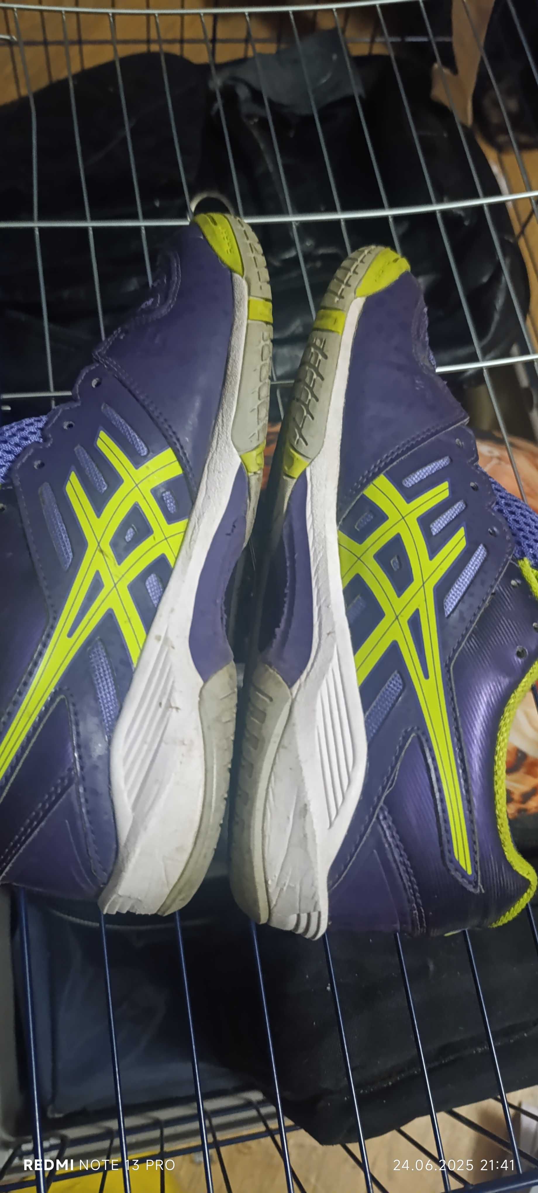 Маратонки ASICS 37.5