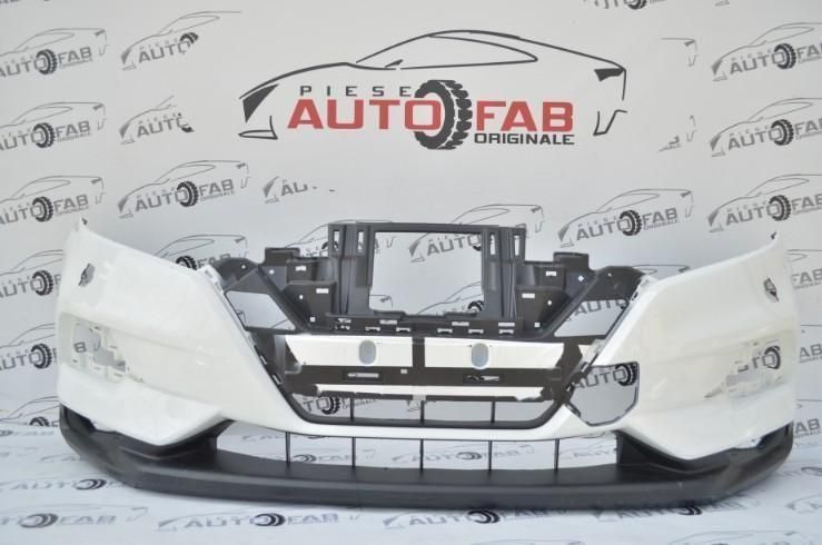 Bara fata Nissan Qashqai an 2017-2018 cu gauri pentru Parktronic şi spalatoare faruri