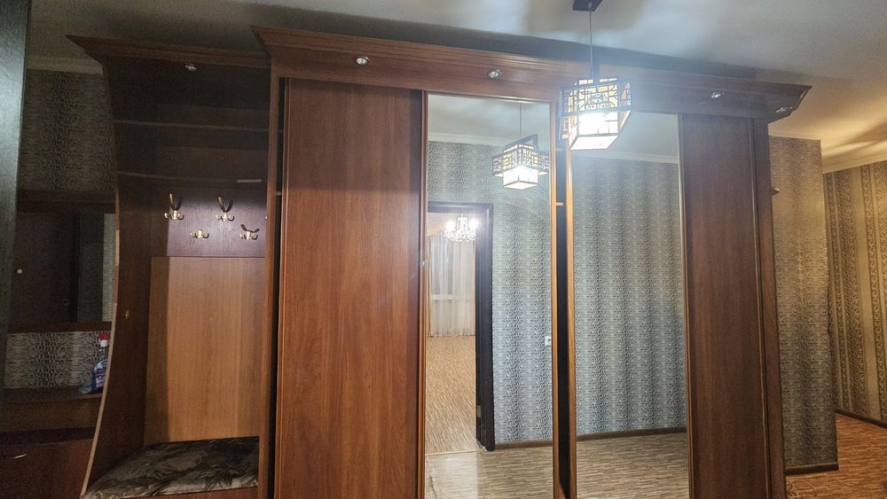 Шкаф в прихожую бу