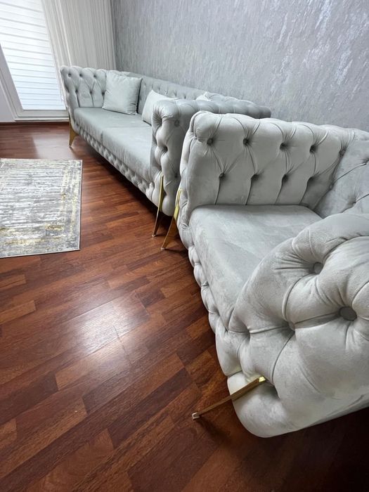 Canapea chesterfield 3 locuri