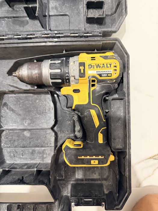 Акумулаторен ударен винтоверт DEWALT DCD796NT