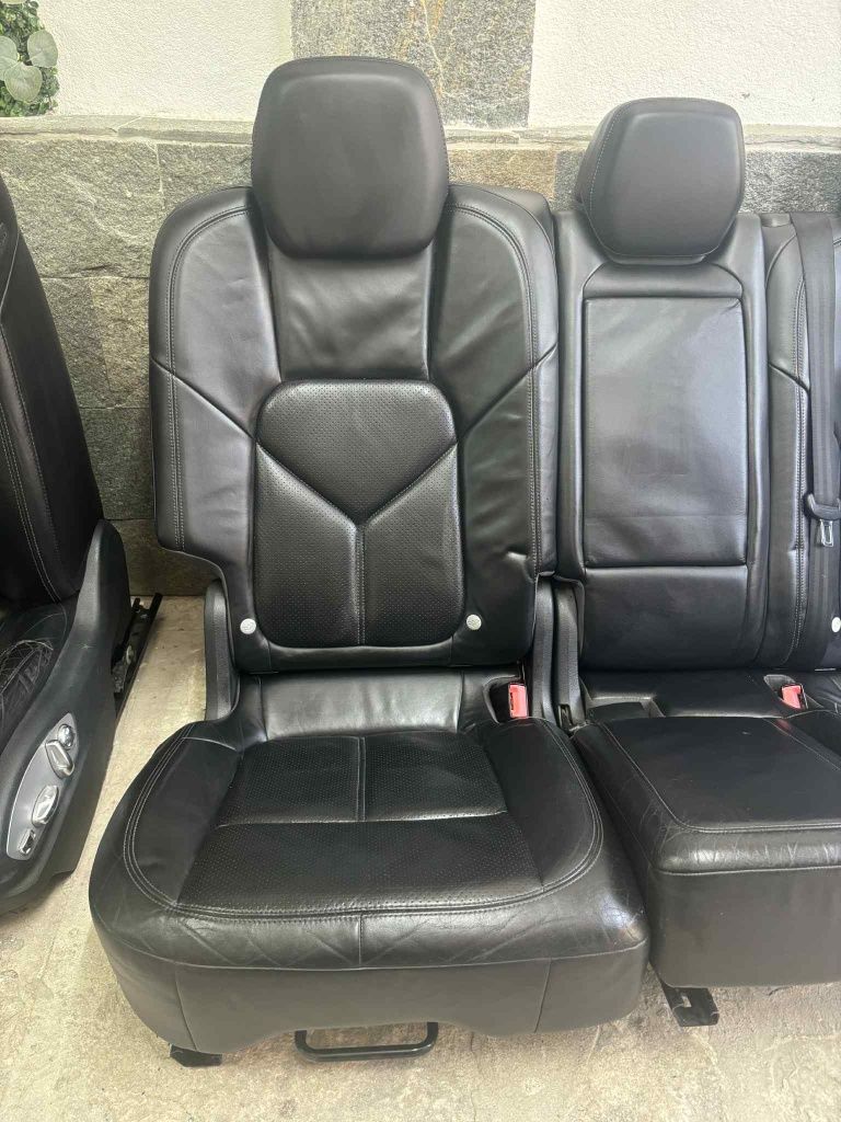 Porsche cayenne кожен салон