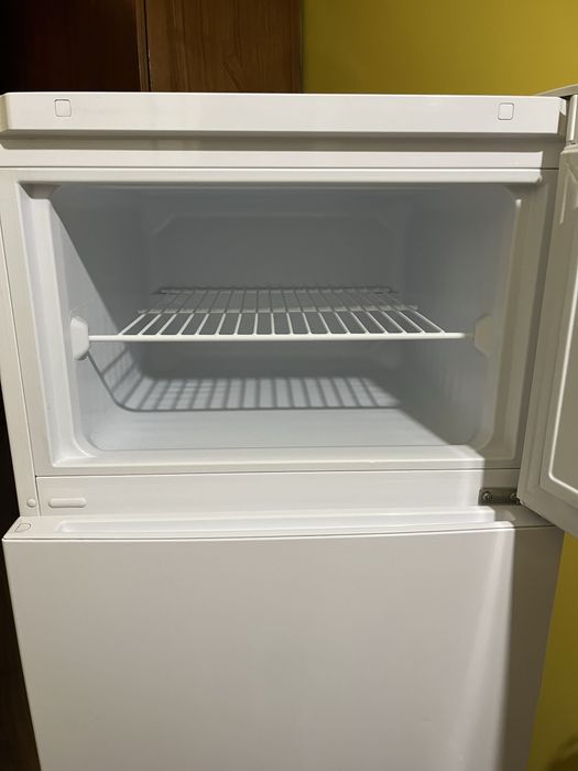 Хладилник Beko с горна камета