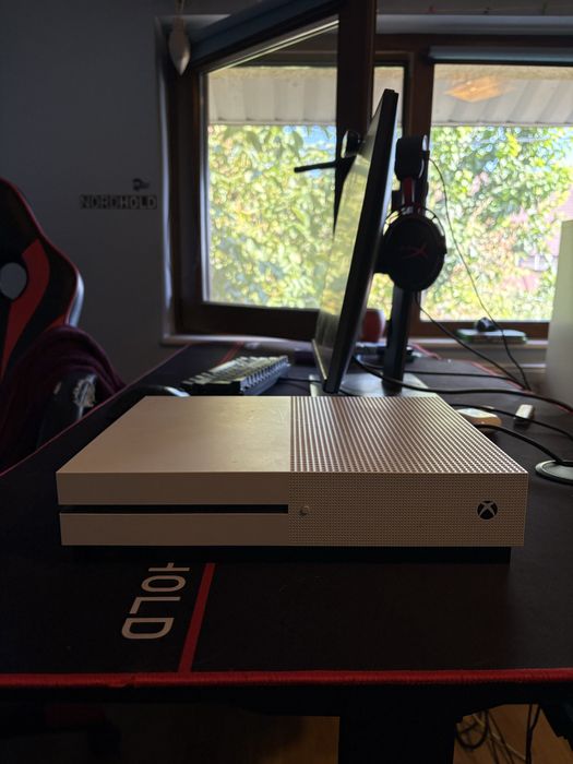 xbox one s ( + FC25 )