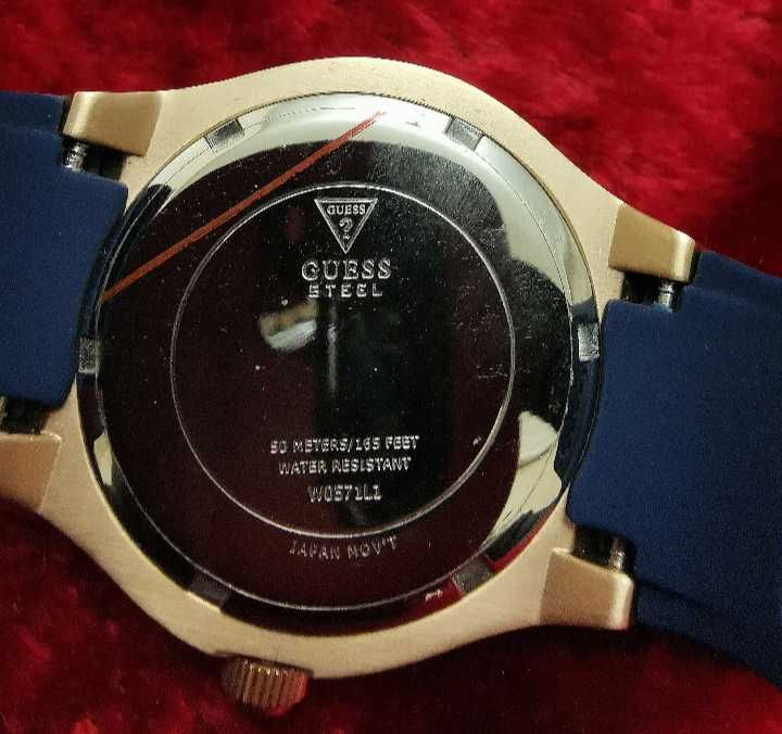 Унисекс Кварцов часовник Guess W0571L1 Кутия Сертификат Нов