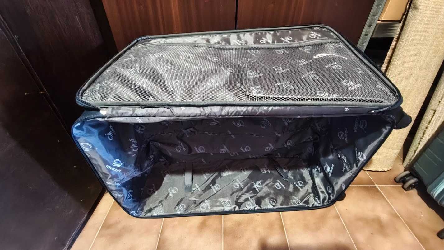 Куфар голям със заключалка