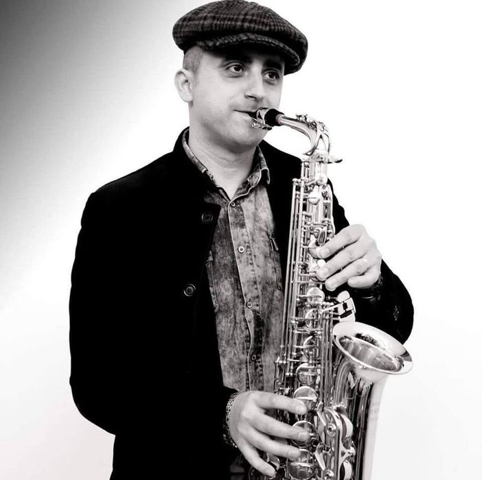 Dj,sonorizare,scena de lumina,muzica live