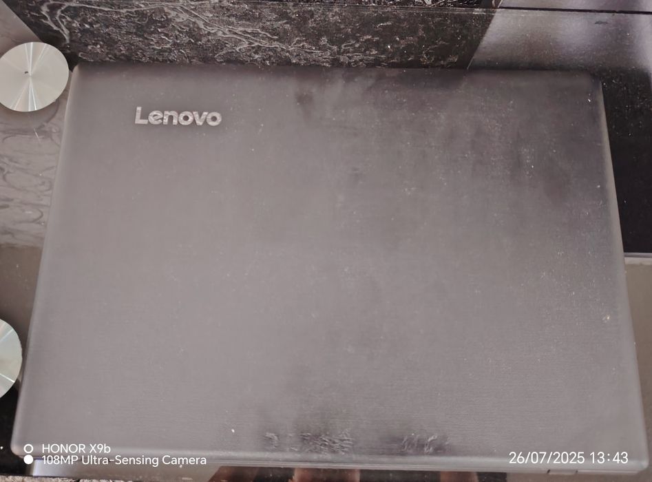 Наутбук LENOVO сотилади.. Срочно кам ишлаган