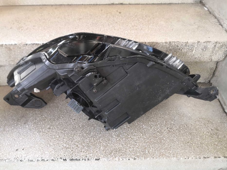 Фар Peugeot 208 FULL LED десен/Фар Пежо 208 LED/Фар пежо 208 Оригинале