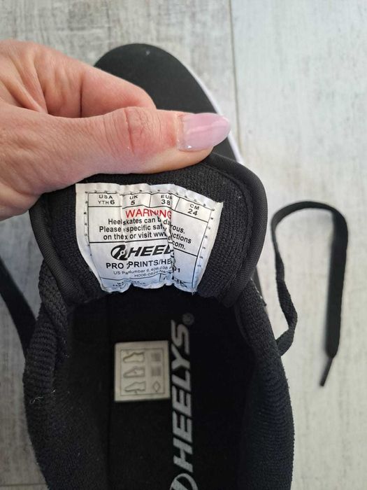 Vand pantofi Heelys cu role 38