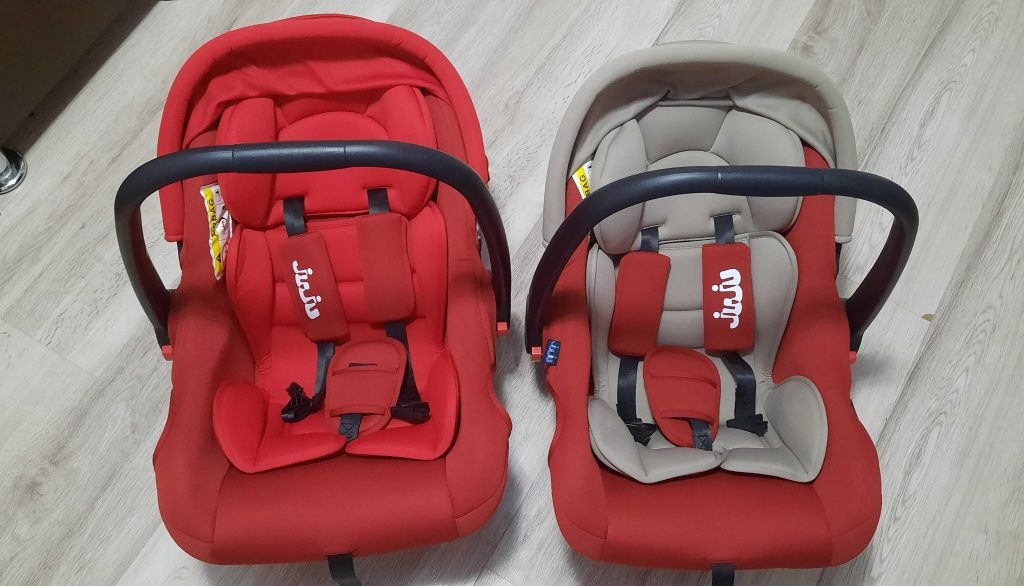 Vând coș auto tip scoică marca Juju Baby Boo