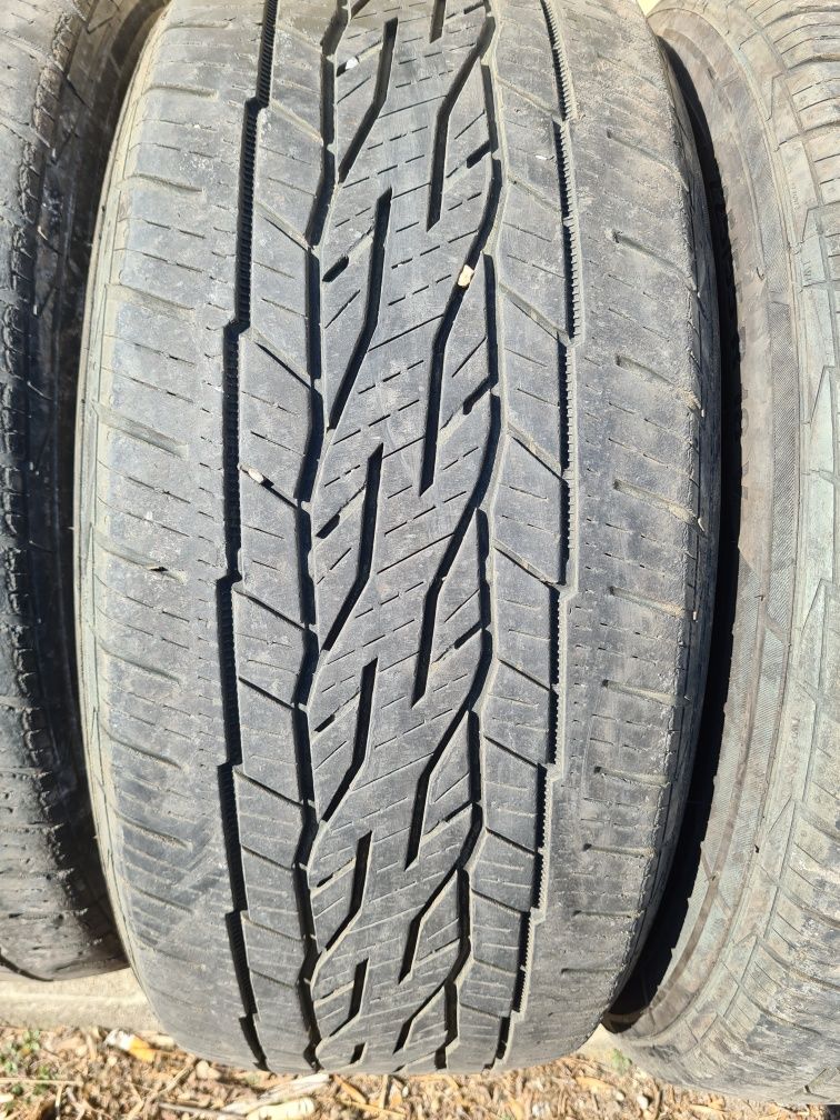 4 бр. всесезонни гуми 225/55/18 Continental 2x5,5 mm 2x4,5 mm DOT 1017