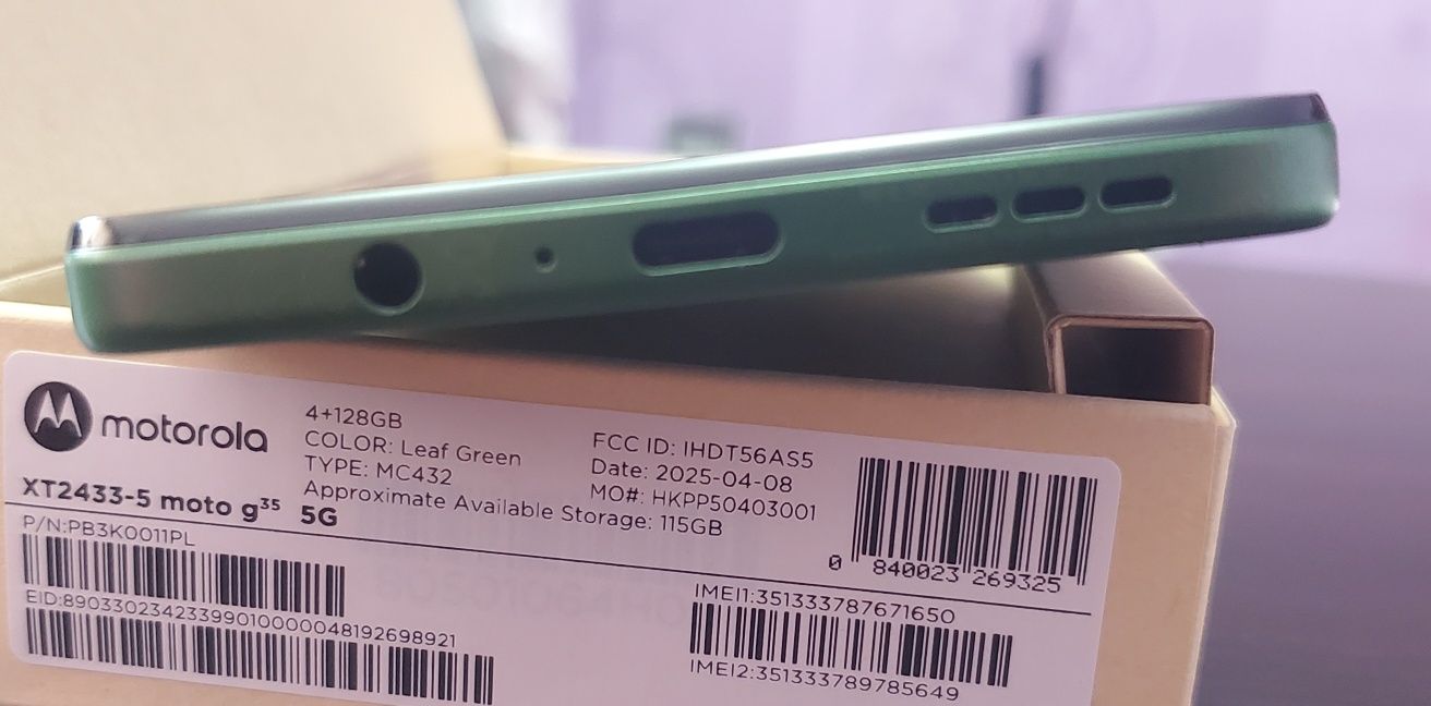 Телефон: Motorola Moto G35 5G - 128GB/4GB - Leaf Green
