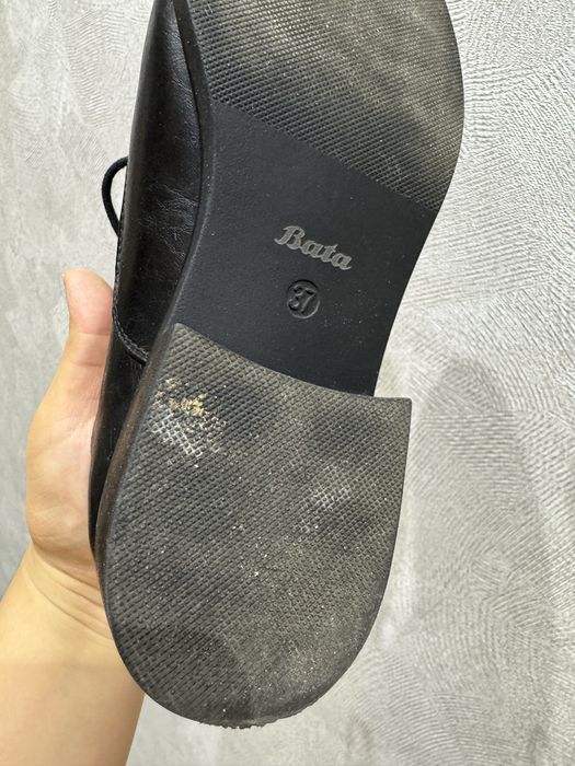 Женская кожаная обувь Bata